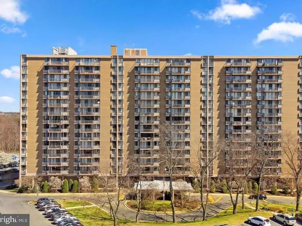 6100 Westchester Park Dr APT 1720, College Park, MD 20740