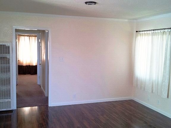 3970 La Cresenta Livingroom_03192013