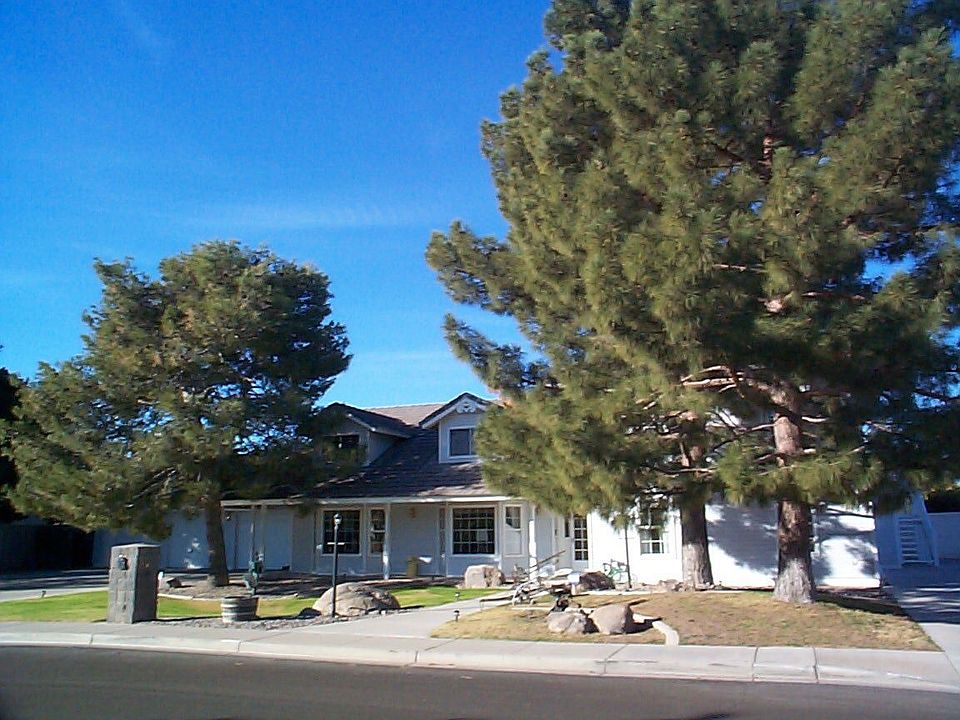 1st image of 2348 N Hunt Dr