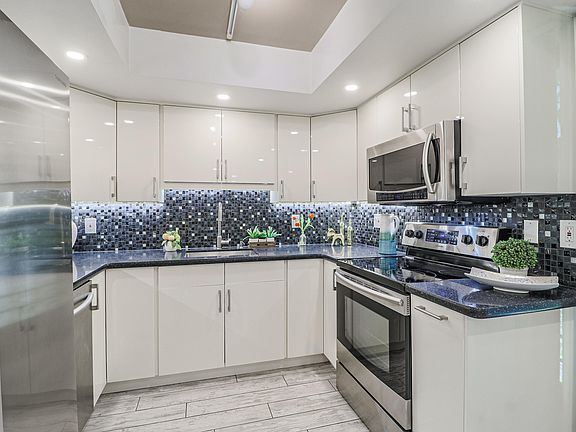 3rd image of 5132 N 31st Way Unit 138