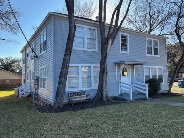 409 E Austin St, Bellville, TX 77418