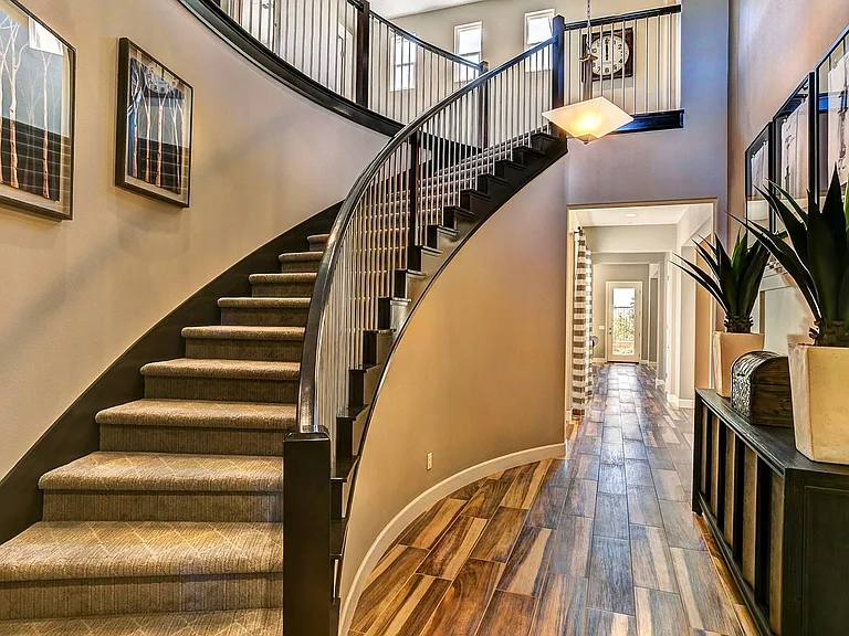 6812 Shadow Wood Dr — Photo 2
