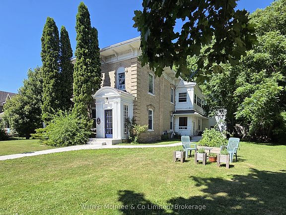 4th image of 467 Green St