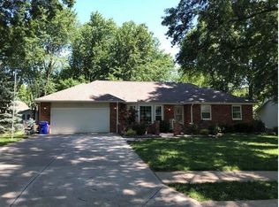 1016 S Stratford Rd, Olathe, KS 66062