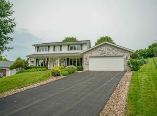 6 Taunton Cir, Madison, WI 53719