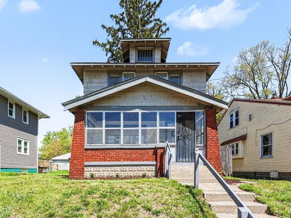 1047 Oakdale St SE, Grand Rapids, MI 49507