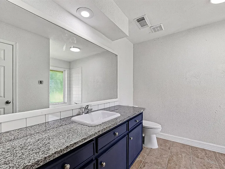 2223 Courtney Ct — Photo 20