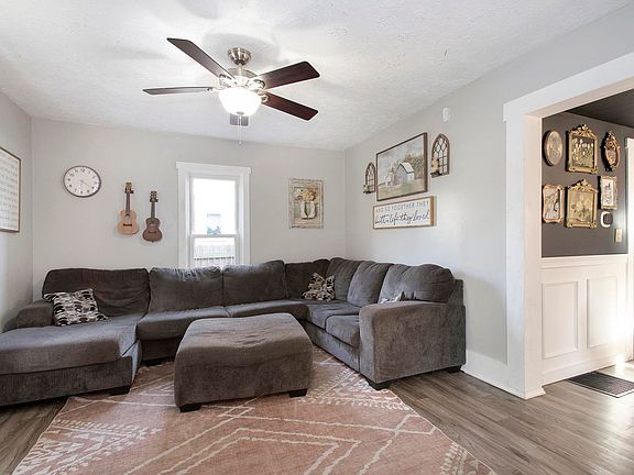 4th image of 611 W Mishawaka Ave