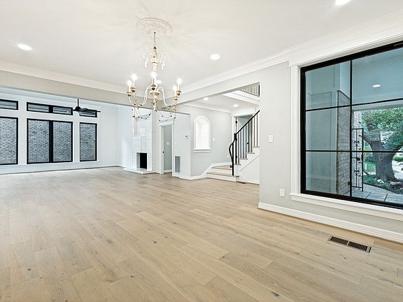 4th image of 12118 Elysian Ct