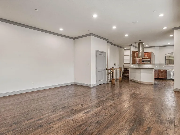 3142 Ross Ave #7 — Photo 1