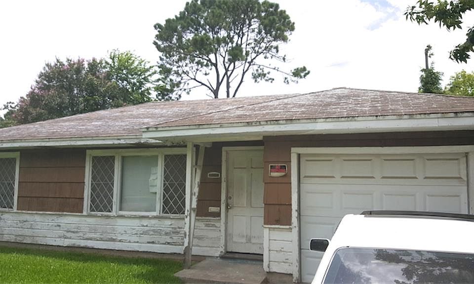 1st image of 601 Bank Dr