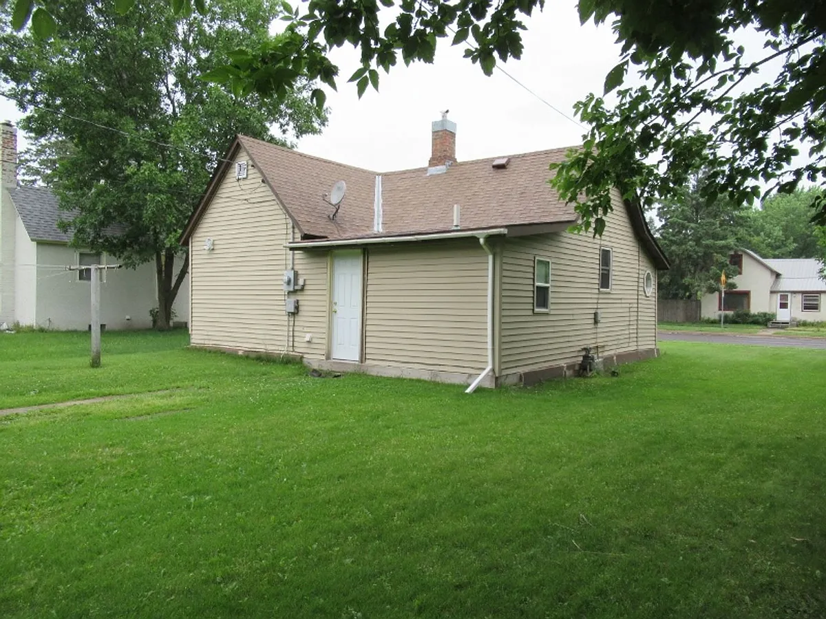 Building Photo - 1320 Oak St