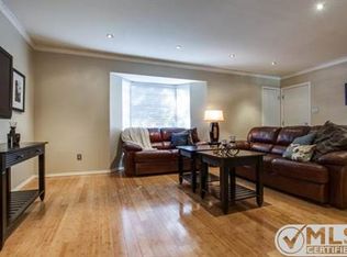 6037 Sandhurst Ln APT D, Dallas, TX 75206