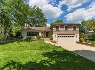 289 Pheasant Ct, Bloomingdale, IL 60108