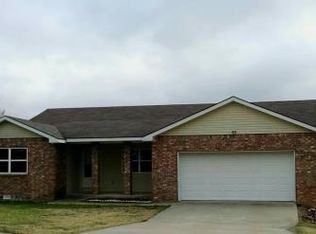 1223 Laura Ave, Berryville, AR 72616