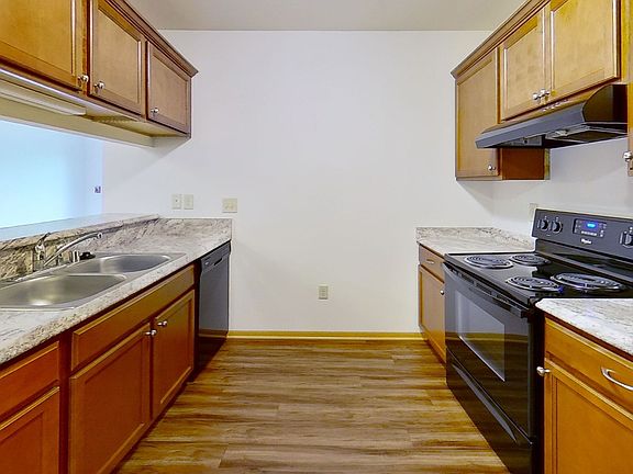 3rd image of 605-615-625 Cedar Bluffs Ct #12
