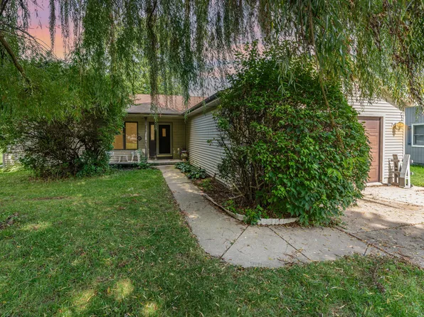 653 Eunice Cv, Somonauk, IL 60552