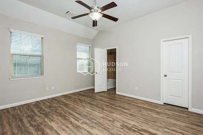 11243 Glenforest Dr — Photo 8