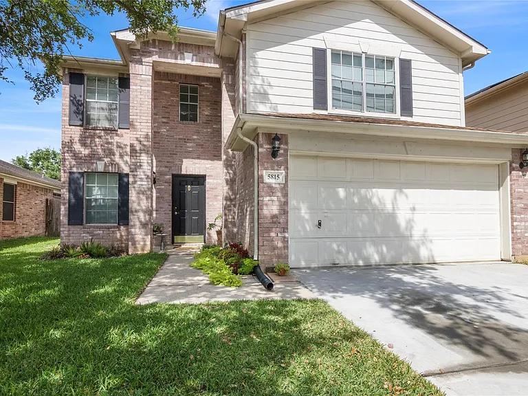 5815 Clerkenwell Dr — Photo 3