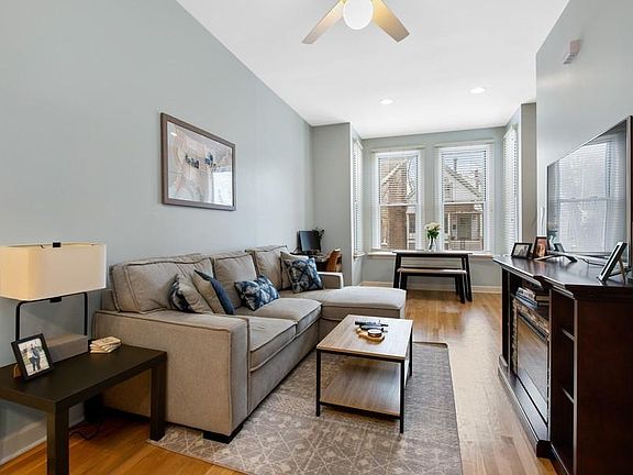 5th image of 2635 N Burling St #1F