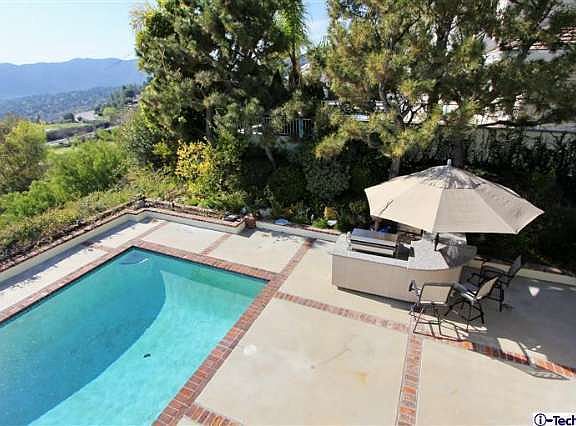 4th image of 762 Greenridge Dr