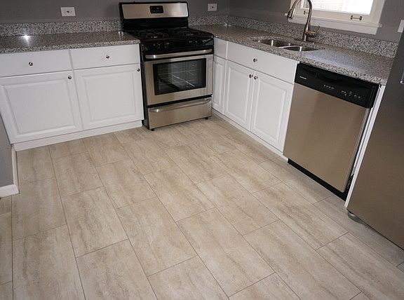 5th image of 140 N Idlewild Ave