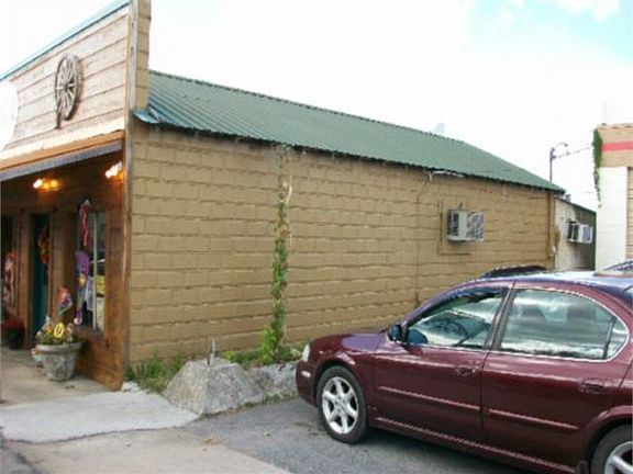 2nd image of 302 Dow Ave