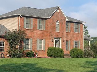 2494 Greenview Rd, South Charleston, WV 25309