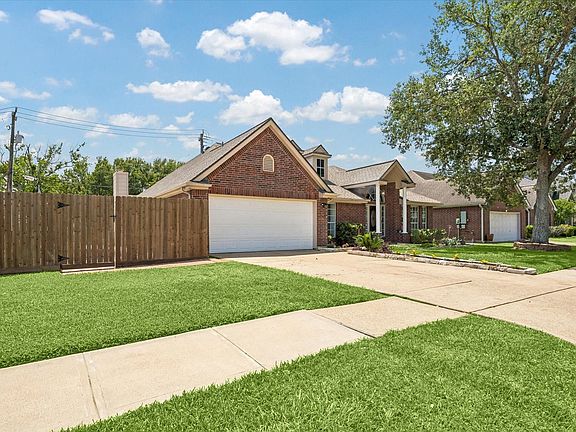3rd image of 1602 Oak Place Ct