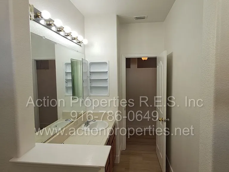 6145 Crater Lake Dr — Photo 14