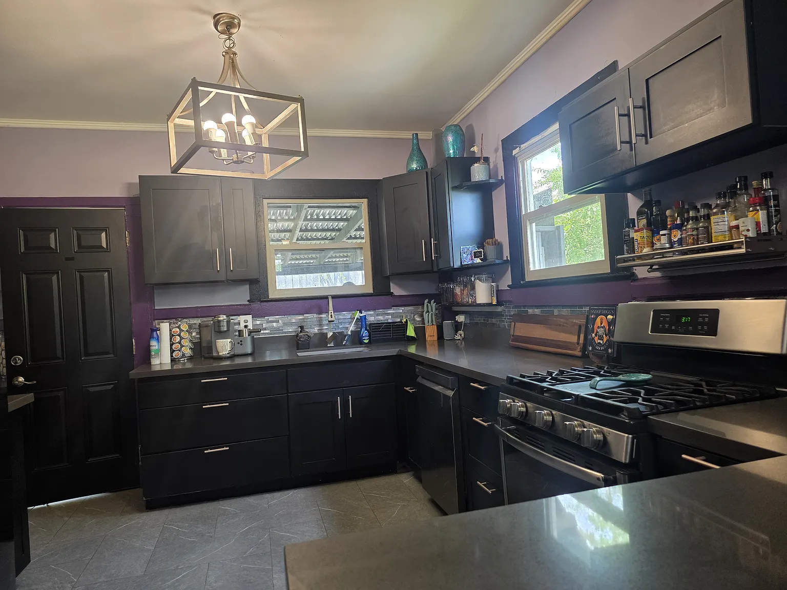 3 bed, 1200 sqft, $2,999 — Photo 3