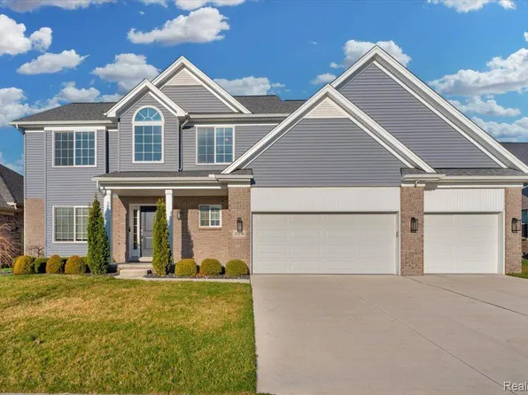20196 Sagebrush Dr, Brownstown Township, MI 48183
