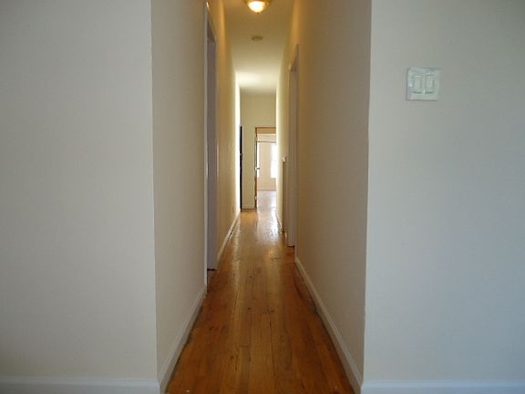 4th image of 524 Lafayette Ave #9