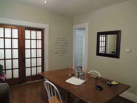 4th image of 525 E Beaumont Ave