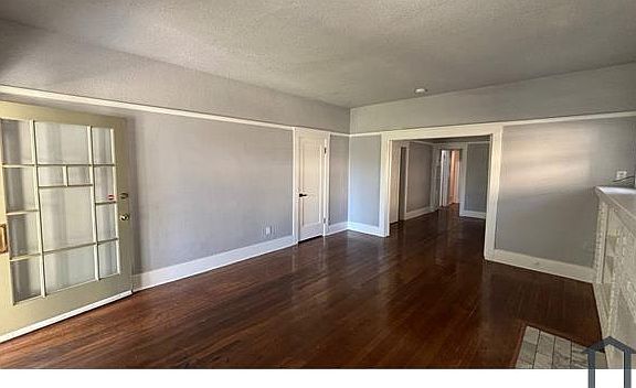 4th image of 841 E Weldon Ave