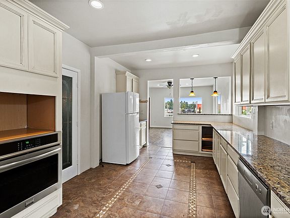3rd image of 4012 Rucker Avenue