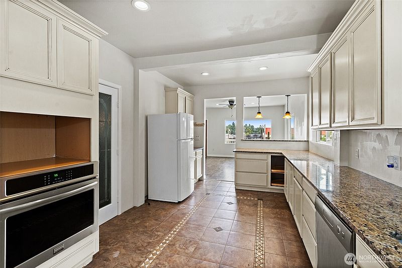 3rd image of 4012 Rucker Avenue