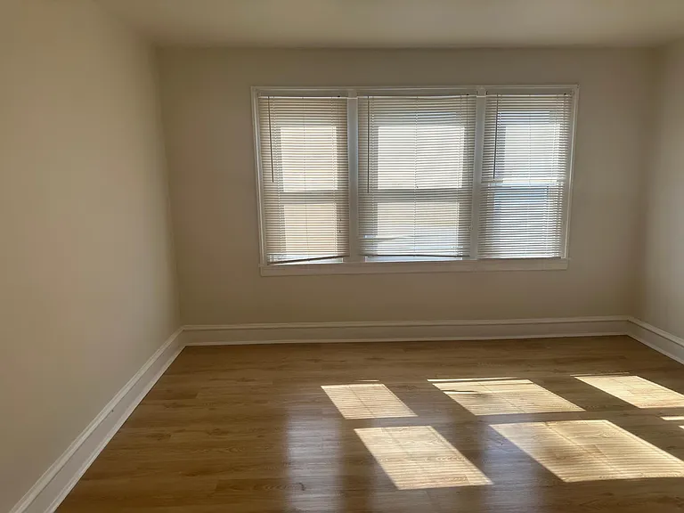 5707 N Woodstock St — Photo 16