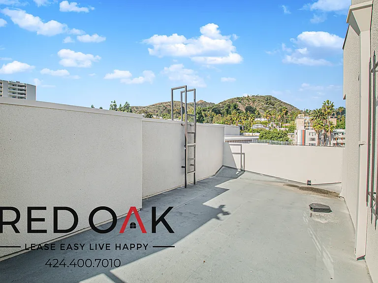 1755 N El Cerrito Pl #404 — Photo 27