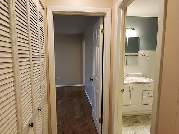 4th image of 1002 Castilian Ct APT 105