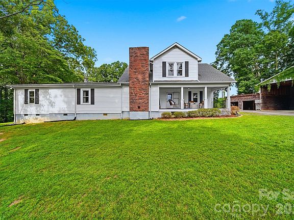 3rd image of 255 Wildwood Rd