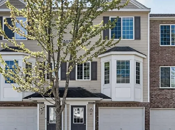 5039 Evergreen Dr N Unit 6, Hugo, MN 55038
