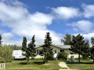 5419 49th St, Sunset Pt, AB T0E 0A0