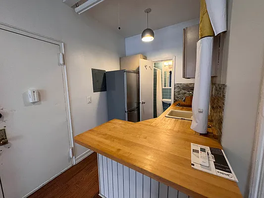 Rented by Bond New York | media 11