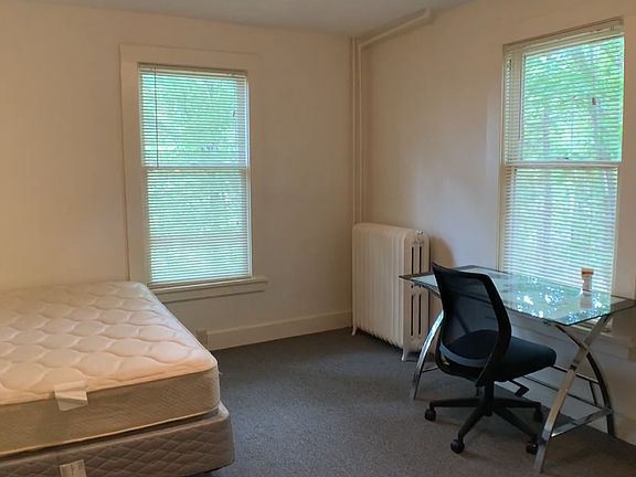 5th image of 117 Dewitt Pl APT 3