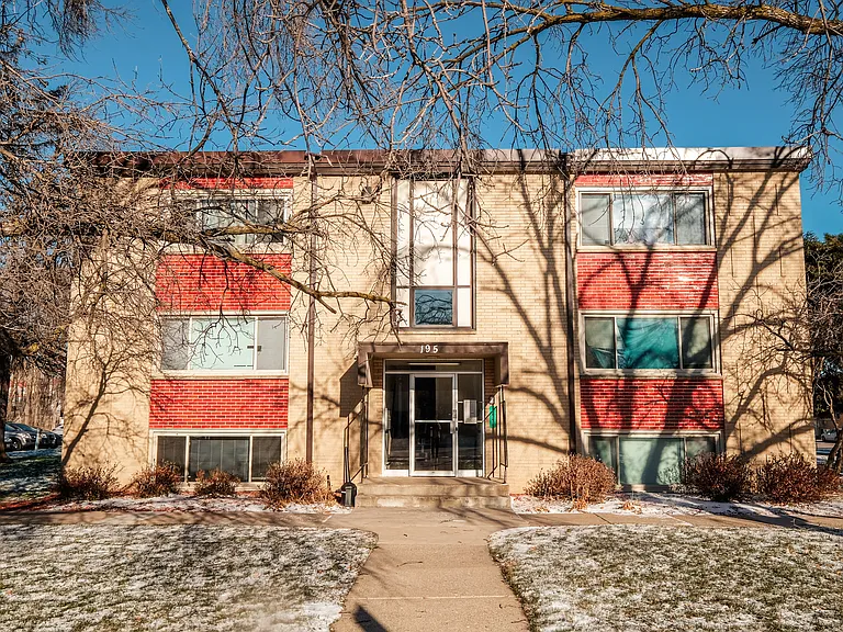 McCarron's View Apartments — Photo 63