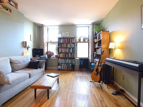 3rd image of 436 Prospect Ave APT 3R
