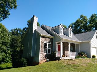 465 Rolling Meadows Dr, Cleveland, GA 30528