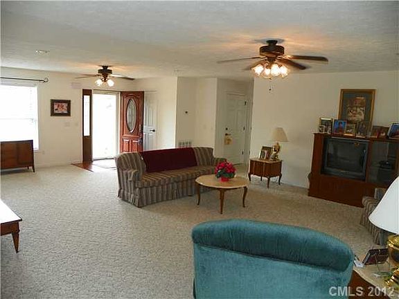 4th image of 111 Holstein Ln