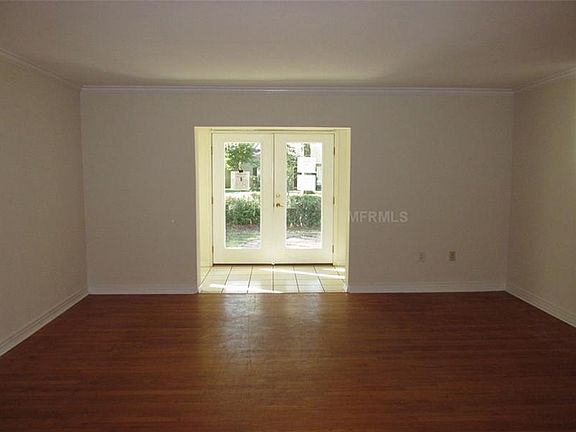 2nd image of 933 Garden Dr